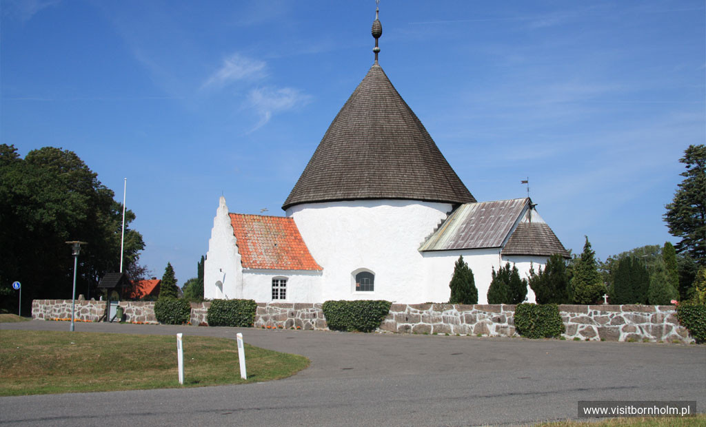 Charakterystyczny kościół na Bornholmie Charakterystyczny kościół na Bornholmie