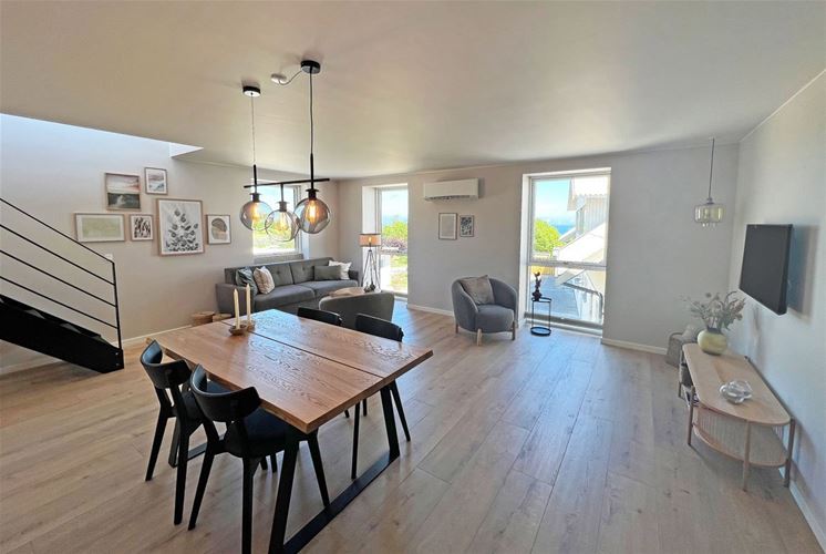 Apartament w Sandkås z tarasem na dachu