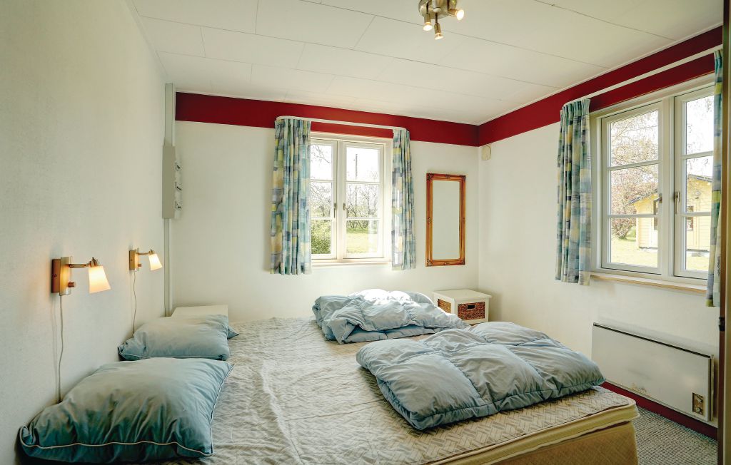 i57112_bed_02.jpg