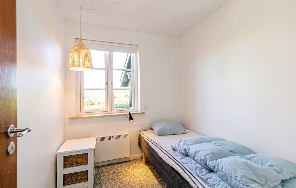 i57112_bed_03.jpg