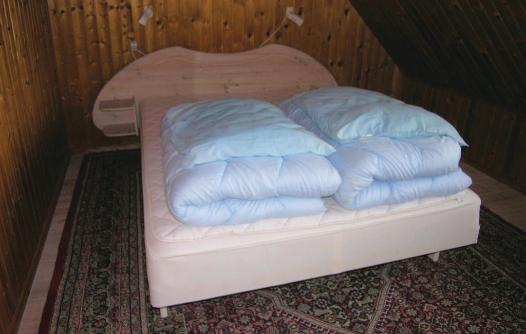 i58820_bed_02.jpg